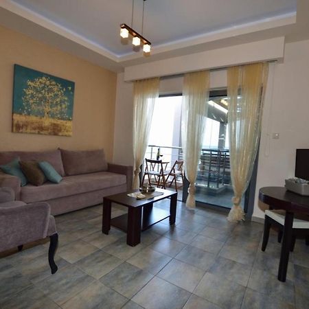 Gonis Suites Палиохора Екстериор снимка