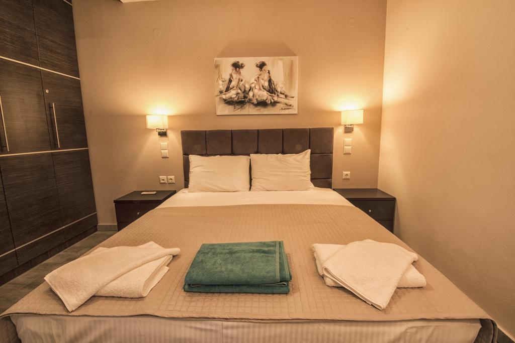 Gonis Suites Палиохора Екстериор снимка