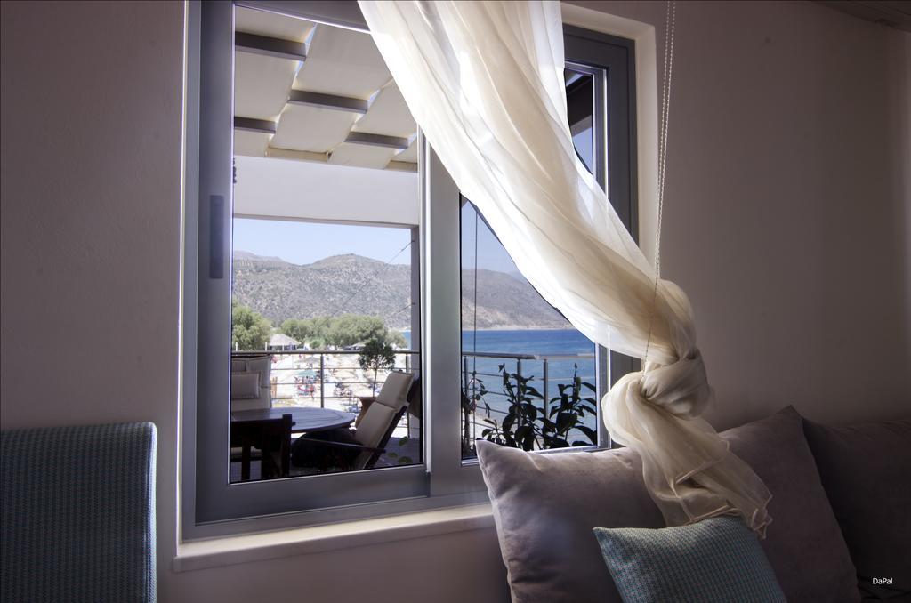Gonis Suites Палиохора Екстериор снимка