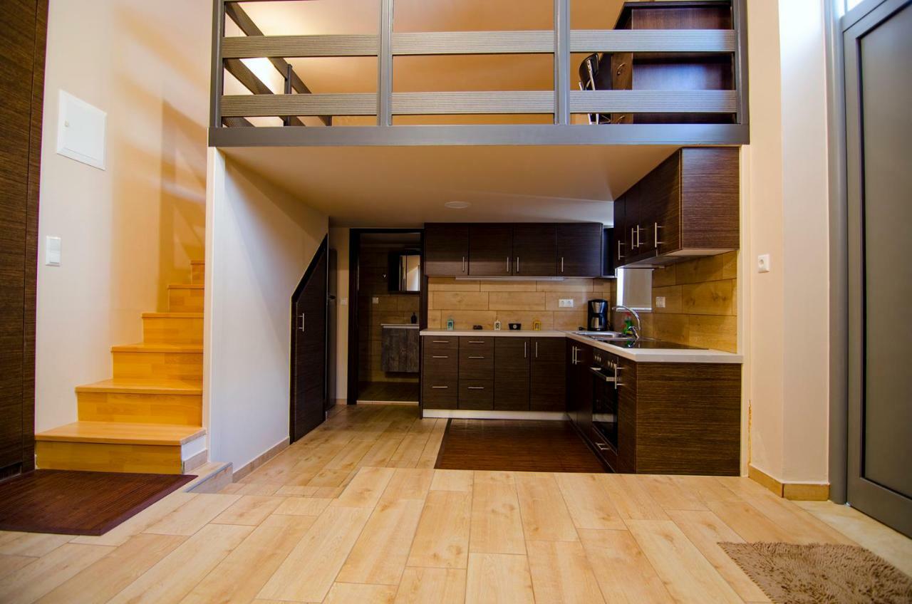 Gonis Suites Палиохора Екстериор снимка