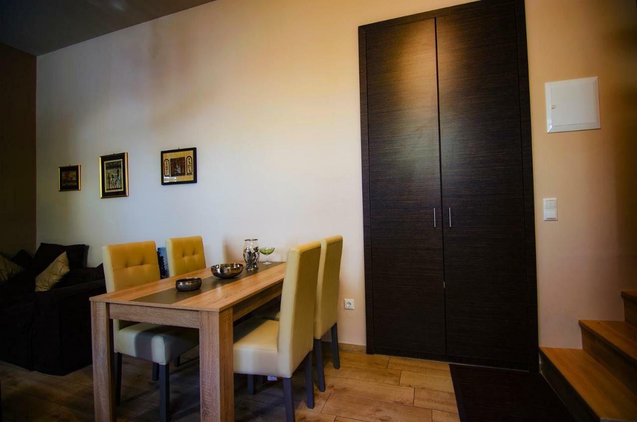Gonis Suites Палиохора Екстериор снимка